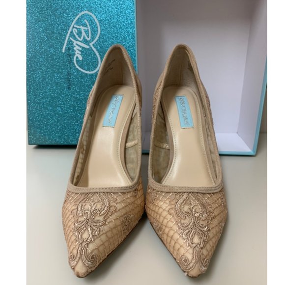 Betsey Johnson Nessa Pumps - Picture 2 of 8